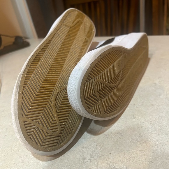 Nike Blazers size 6 Youth ( size 8 women) - Picture 4 of 4